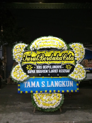 Papan Bunga Duka di Keteguhan